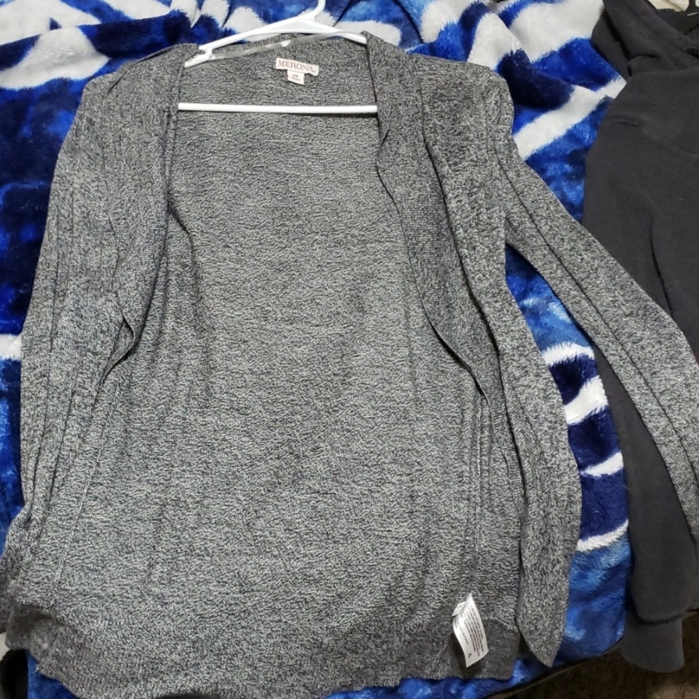 Sweater - Picture 4 of 4